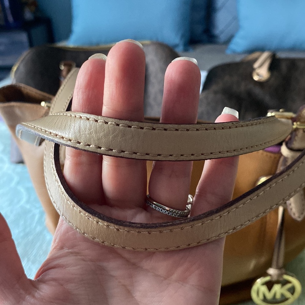 Tan MK Bag - Picture 2 of 4